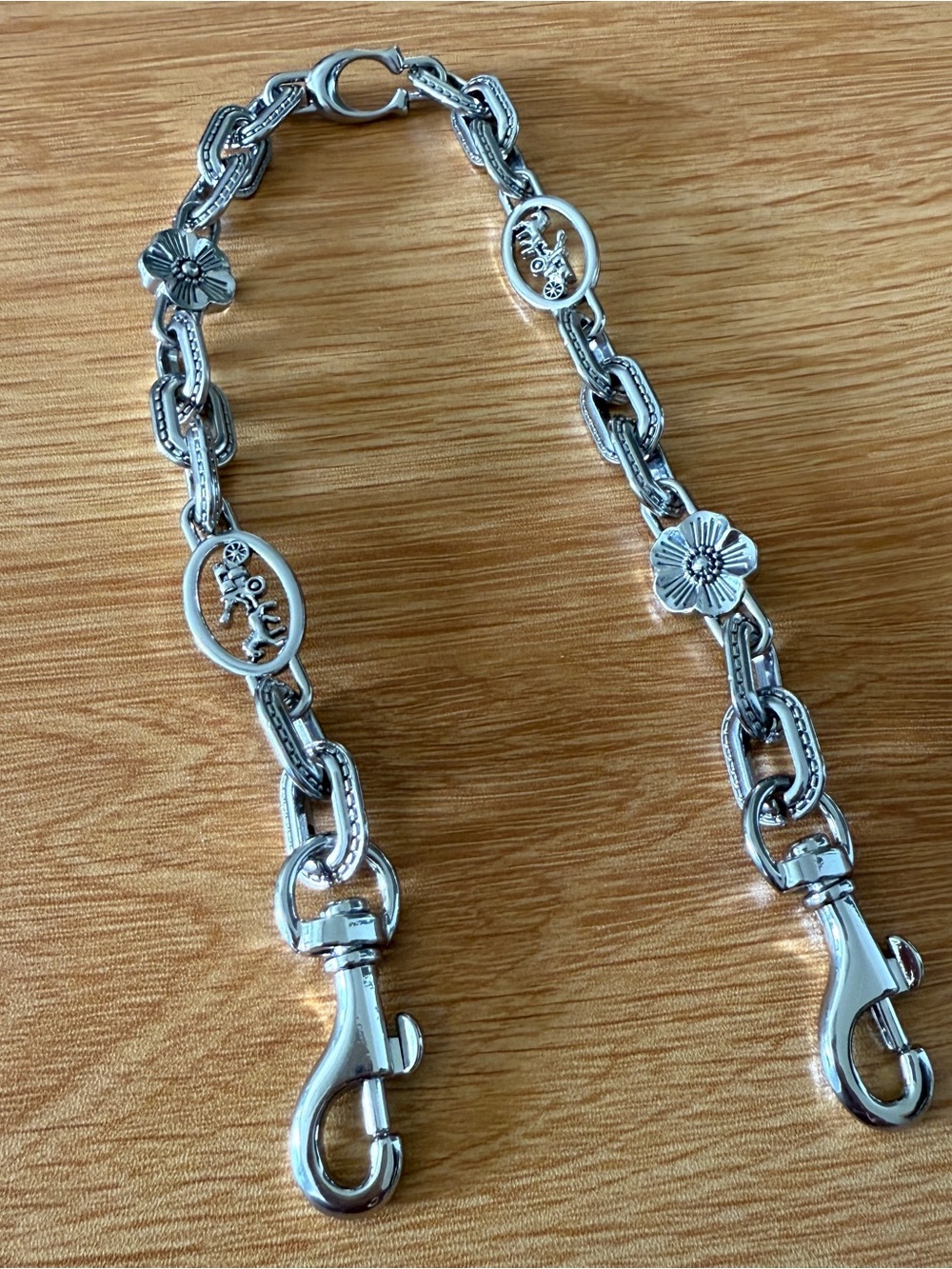 New without tag Horse And Carriage bag Chain Strap bag charm